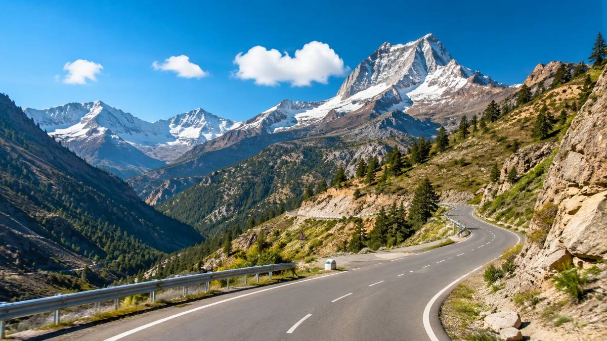 Delhi to Kinnaur Kailash Distance