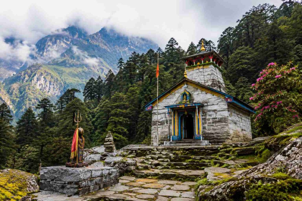 Rudranath Shiva temple Uttarakhand Chamoli forest trek