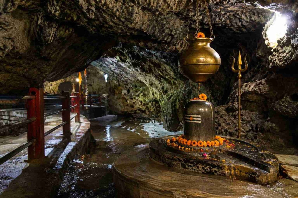 Tapkeshwar cave Shiva temple Uttarakhand Dehradun