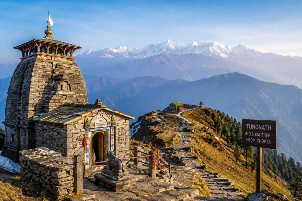 Tungnath highest Shiva temple Uttarakhand trek from Chopta